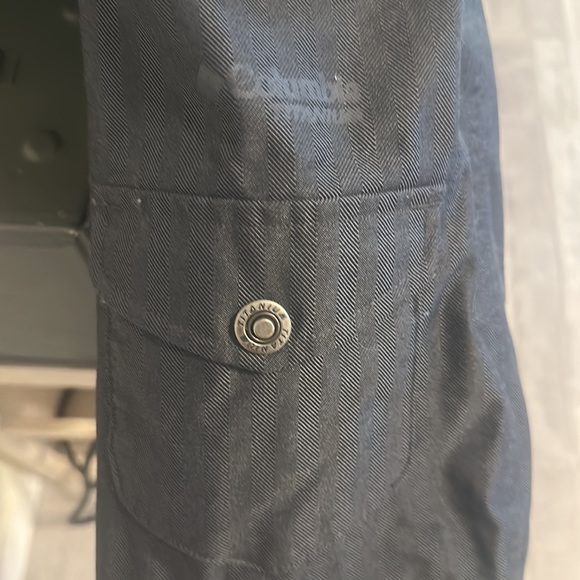 Woman’s Columbia Titanium Jacket with Omni-tech, waterproof. - Picture 5 of 7